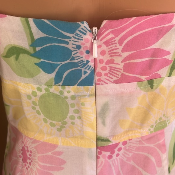 Lily Pulitzer 100% cotton floral print dress. - Picture 5 of 10